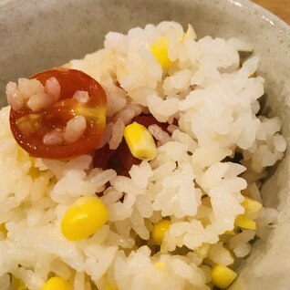 とうもろこしとトマトのごはん